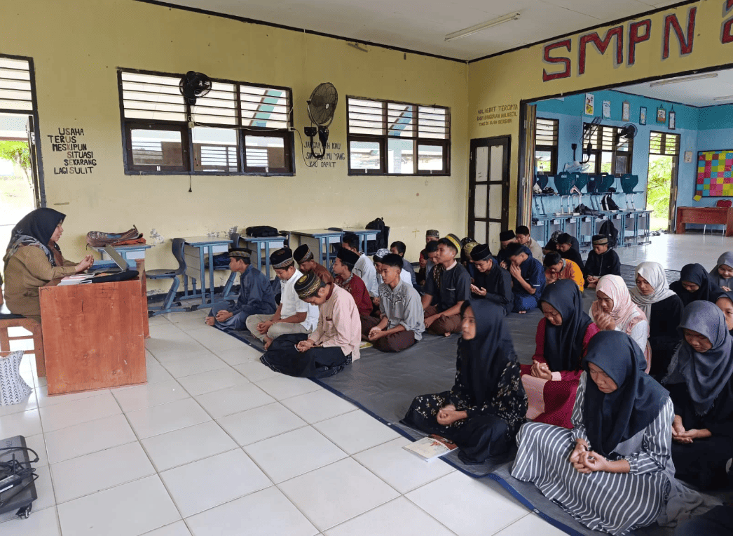 Pesantren Kilat (Peskil) Ramadhan Sebagai Program Pembinaan Karakter Siswa
